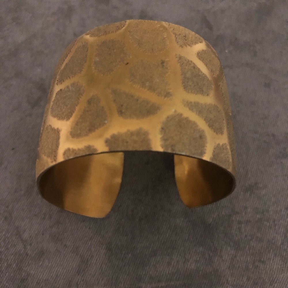 Gold bangle bracelet